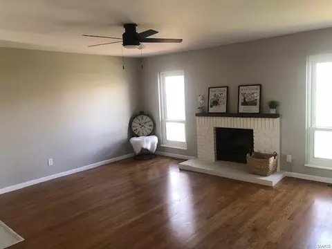 Living - 305 Oakfield Dr, Ballwin, MO 63021 photo 2 of 2