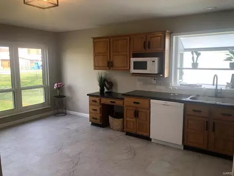 Kitchen - 305 Oakfield Dr, Ballwin, MO 63021 photo 2 of 3