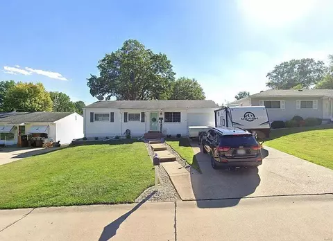 4020 Redland Dr, Saint Louis, MO 63125