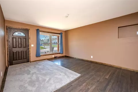 Living - 1005 Dauphine Ln, Manchester, MO 63011 photo 1 of 5