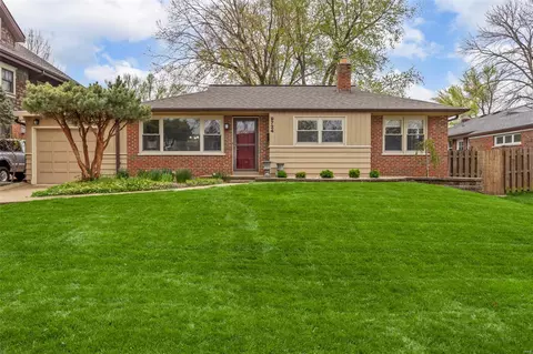 9724 Graystone Ter, Saint Louis, MO 63119