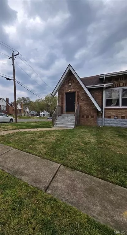 6949 Leedale Dr, Saint Louis, MO 63121 photo 1