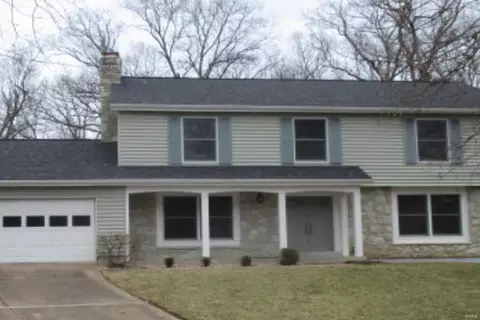 15435 Long Castle Forest Ct, Chesterfield, MO 63017