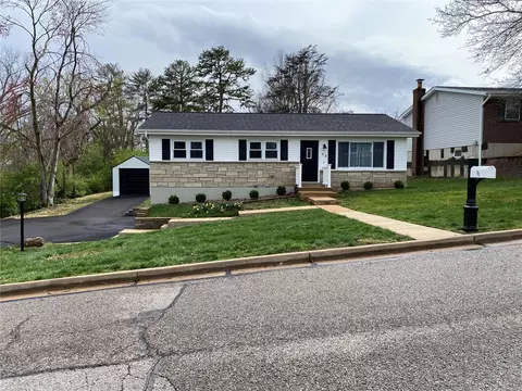 64 Boyd Ave, Valley Park, MO 63088