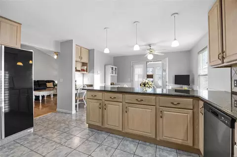 Kitchen - 206 Centennial Dr, O'fallon, MO 63368 photo 3 of 4