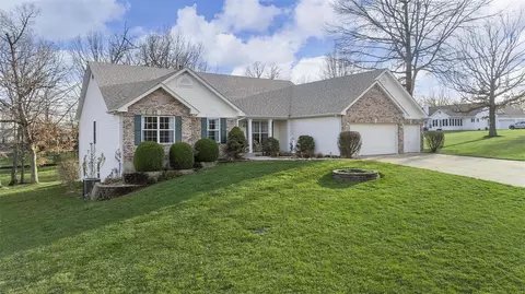 Exterior - 206 Centennial Dr, O'fallon, MO 63368 photo 3 of 11