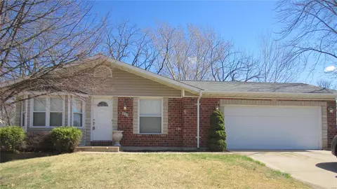 123 Kimberly Ln, Saint Peters, MO 63376