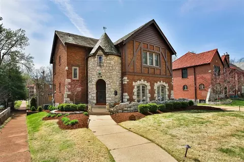 7344 Kingsbury Blvd, Saint Louis, MO 63130