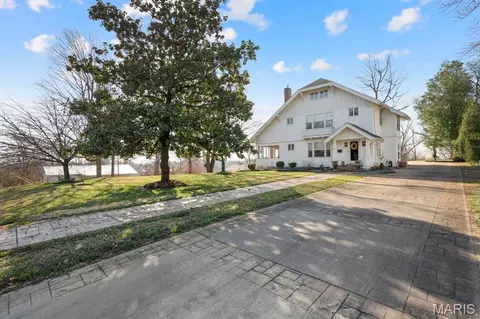 324 Vine St, Dexter, MO 63841