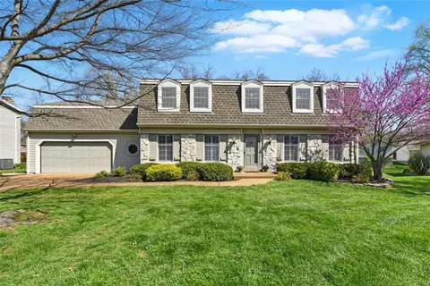 15835 Willow Point Ct, Chesterfield, MO 63017