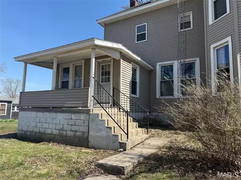 Exterior - 300 E 2nd St, Pana, IL 62557 photo 1 of 1