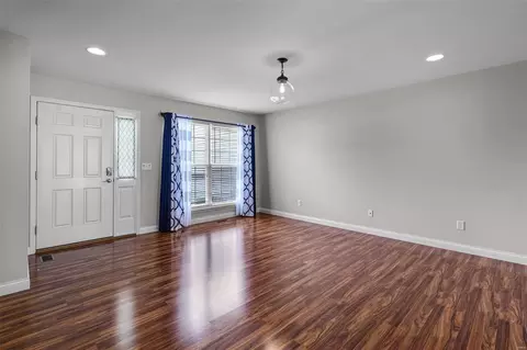 Living - 228 Belmonte Cir, O'fallon, MO 63368 photo 2 of 4
