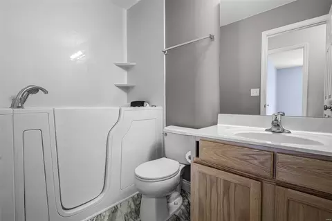 Bath - 228 Belmonte Cir, O'fallon, MO 63368 photo 1 of 4