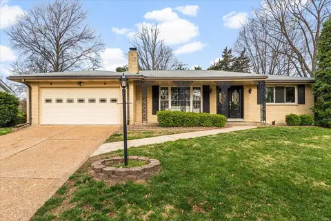 4615 Valmeyer Dr, Saint Louis, MO 63128