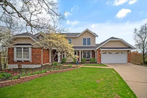 140 Crestmont Cir, Wildwood, MO 63040