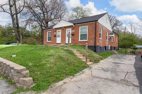 2260 Woodson Rd #2260-2262, Saint Louis, MO 63114