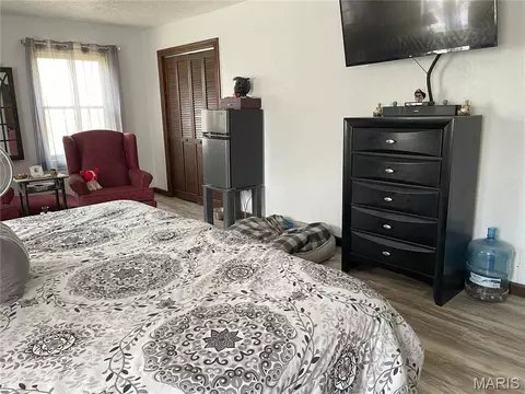 Bedroom - 676 Frontier Ln, Bourbon, MO 65441 photo 2 of 6