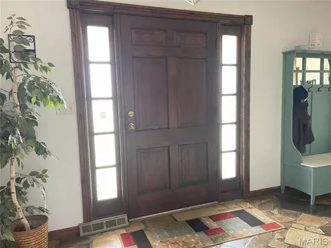 Entry Way - 676 Frontier Ln, Bourbon, MO 65441 photo 3 of 8