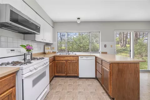 Kitchen - 638 Running Creek Dr, Ballwin, MO 63021 photo 2 of 2