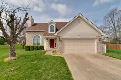 16700 Stone Creek Ct, Florissant, MO 63034