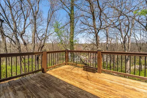 Exterior - 904 Chestnut Ridge Rd, Manchester, MO 63021 photo 5 of 12