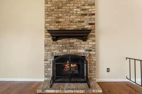 Living - 904 Chestnut Ridge Rd, Manchester, MO 63021 photo 5 of 12