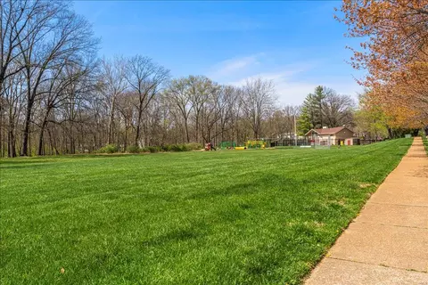 Exterior - 904 Chestnut Ridge Rd, Manchester, MO 63021 photo 11 of 12