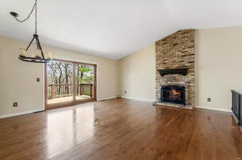 Living - 904 Chestnut Ridge Rd, Manchester, MO 63021 photo 7 of 12