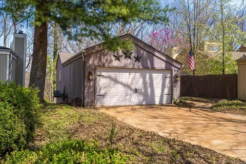 Exterior - 904 Chestnut Ridge Rd, Manchester, MO 63021 photo 9 of 12