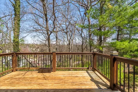 Exterior - 904 Chestnut Ridge Rd, Manchester, MO 63021 photo 4 of 12