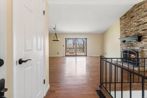 Entry Way - 904 Chestnut Ridge Rd, Manchester, MO 63021 photo 1 of 3