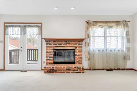 Living - 420 Summit Rd, Fenton, MO 63026 photo 3 of 4