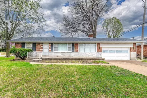 1000 Crete Dr, Saint Louis, MO 63137