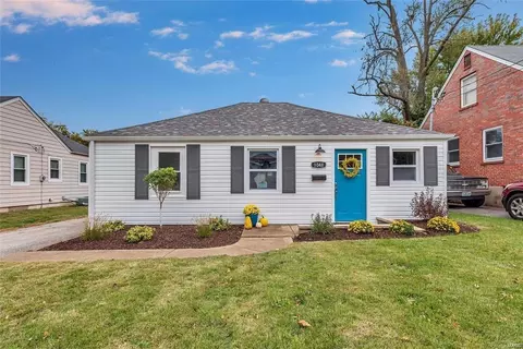 1048 Charleville Ave, Saint Louis, MO 63119
