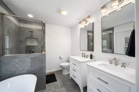 Bath - 2532 Elm Forest Ct, Wildwood, MO 63011 photo 2 of 3