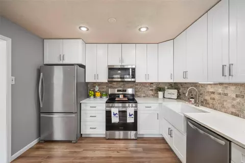 Kitchen - 2532 Elm Forest Ct, Wildwood, MO 63011 photo 3 of 3