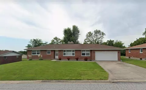 3008 Imperial Dr, St Peters, MO 63303