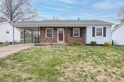 985 Thompson Dr, Florissant, MO 63031