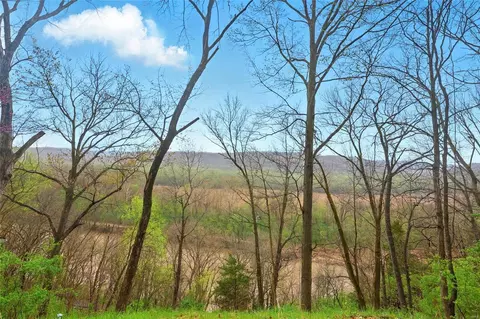 674 Meramec Dr, Ballwin, MO 63021 photo 3