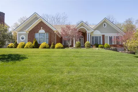 393 Portsmouth Dr, Saint Charles, MO 63303