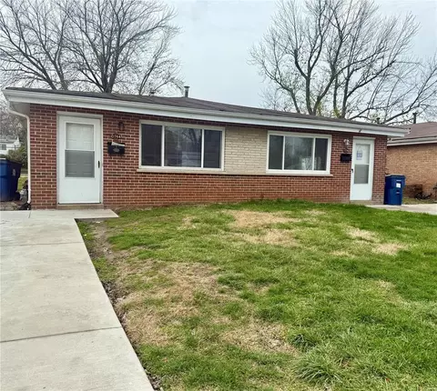 10744 Tropic Dr #44 & 46, Saint Ann, MO 63074