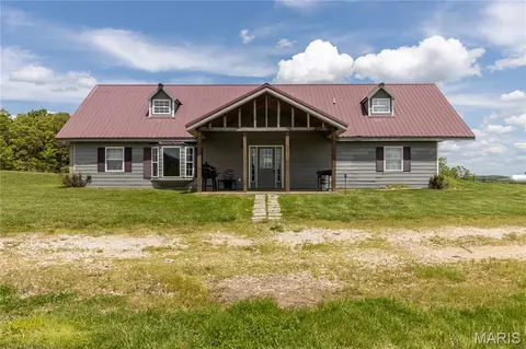 31 Bluestem Rd, Iberia, MO 65486 photo 1