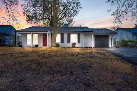 17 Belmont Dr, Saint Peters, MO 63376