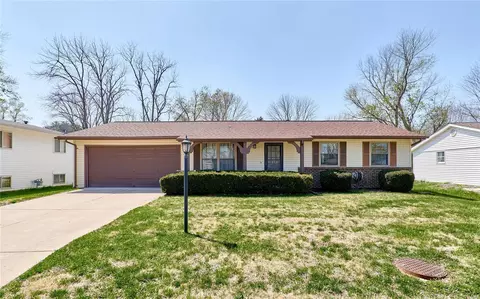 19 Blackwood Ln, Saint Peters, MO 63376