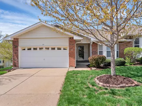 27 Biloxi Ct #43A, Saint Charles, MO 63303