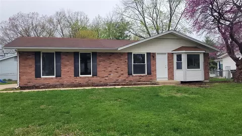 8 Ann Dr, Saint Peters, MO 63376