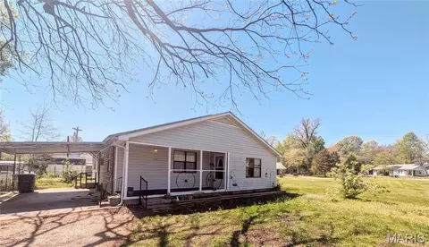 303 N Main St, Campbell, MO 63933