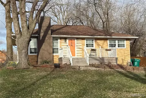 111 Brookside Dr, O'fallon, IL 62269 photo 1