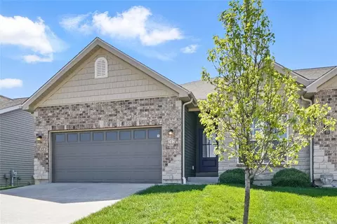 212 Pierce View Cir, Wentzville, MO 63385