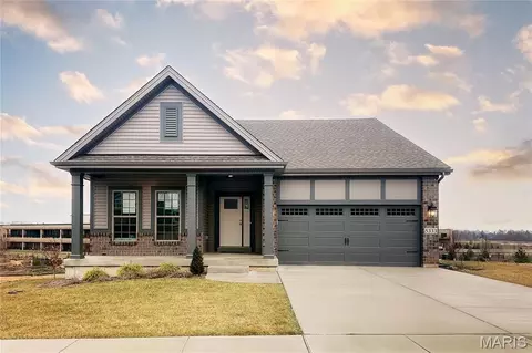 5333 Tesson Ct, Saint Louis, MO 63128